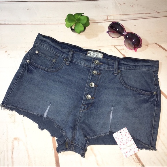 Free People Haynes Wash Button Fly Denim Shorts NWT - Picture 10 of 11
